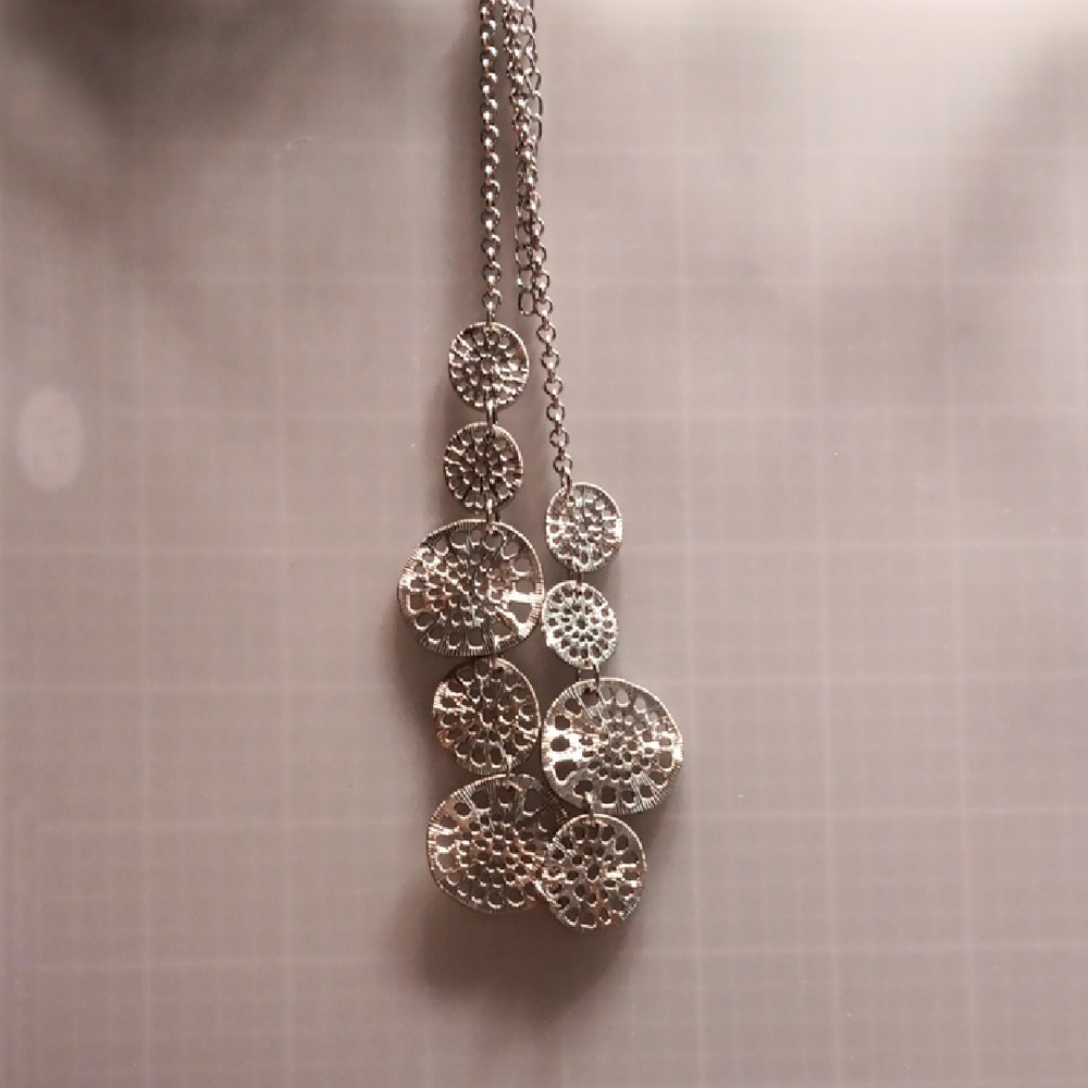 Elegant Silver Pendant Necklace